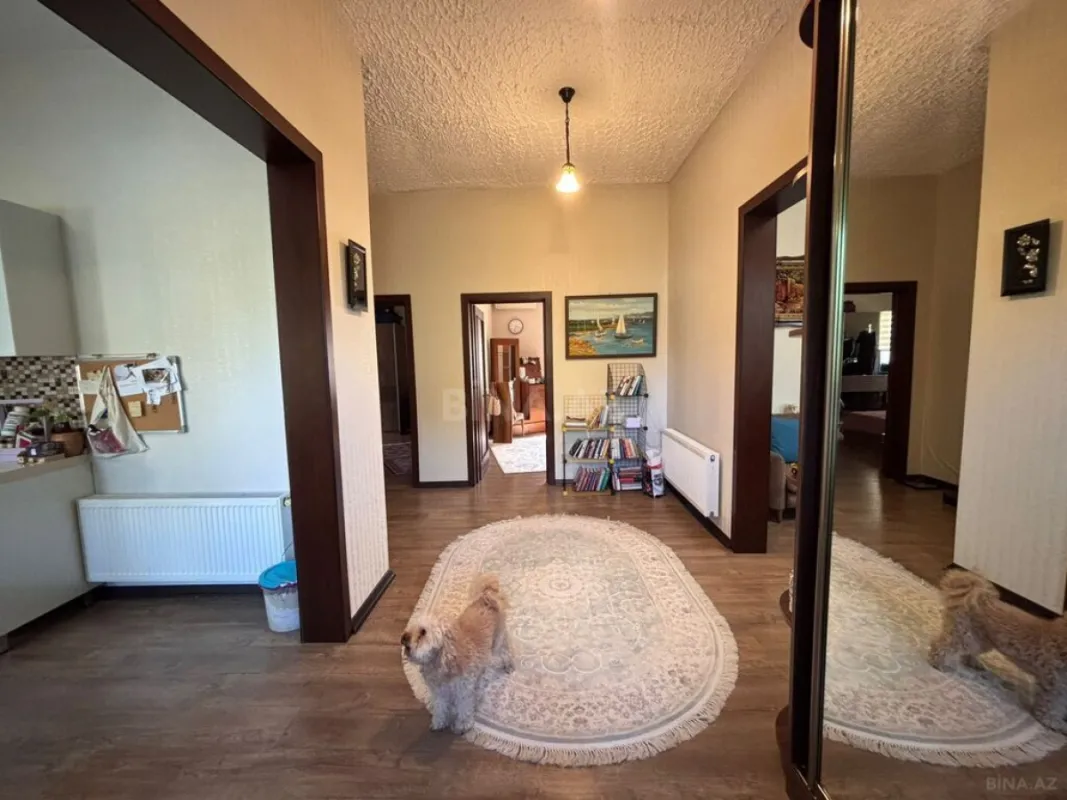 Satılır 5 otaqlı həyət evi 200 m²