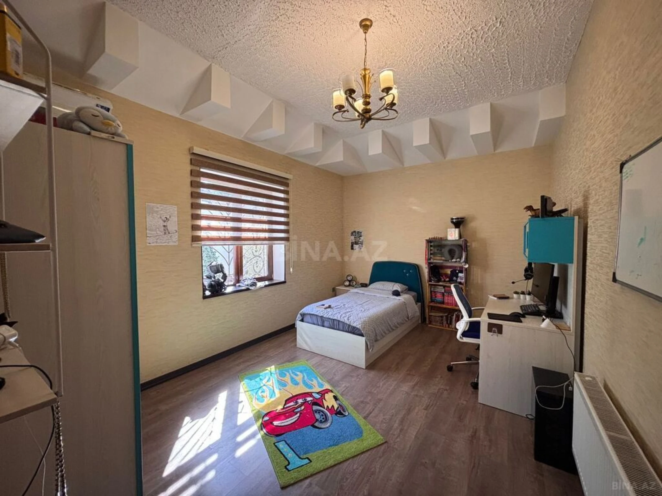 Satılır 5 otaqlı həyət evi 200 m²