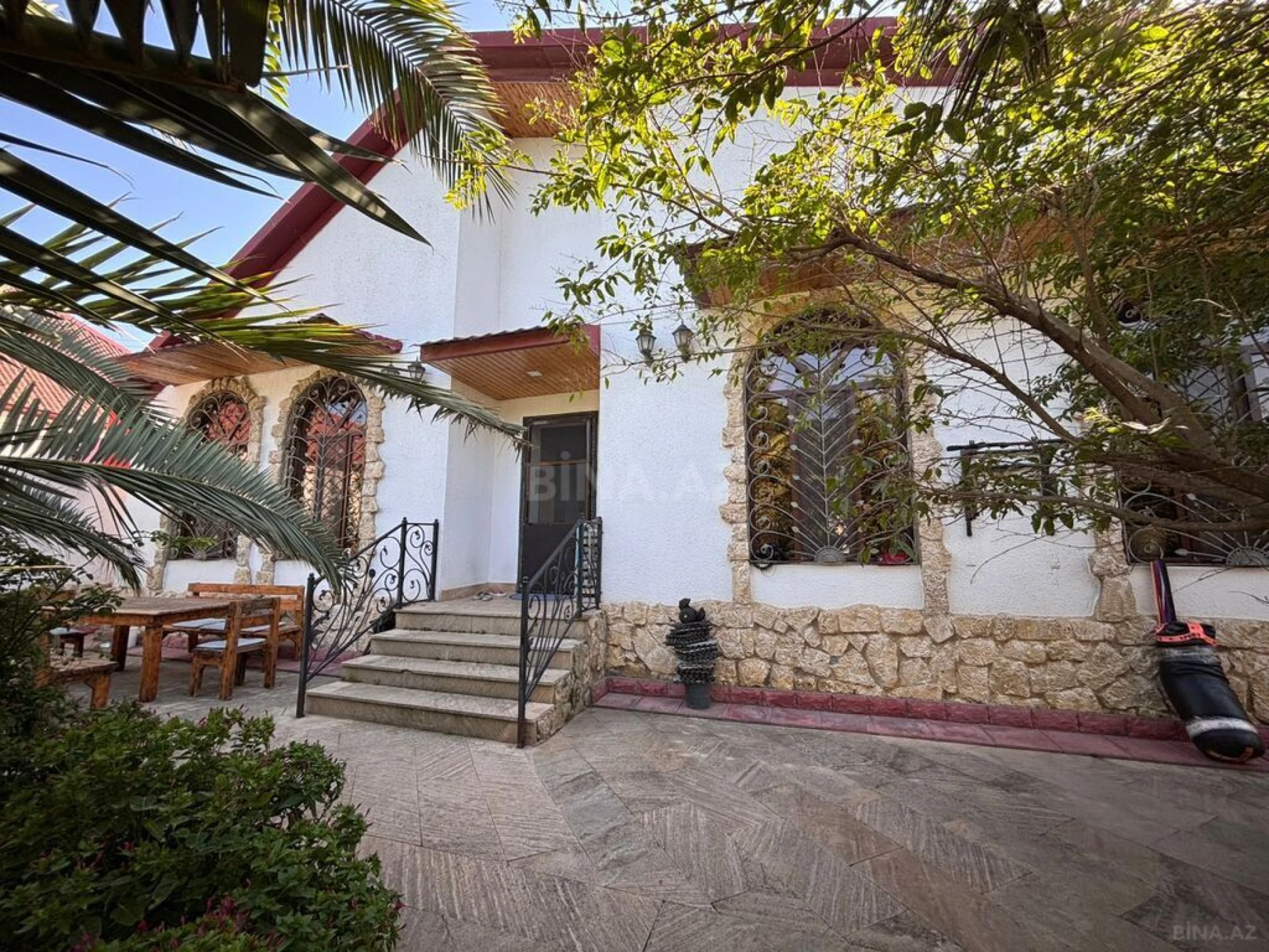 Satılır 5 otaqlı həyət evi 200 m²