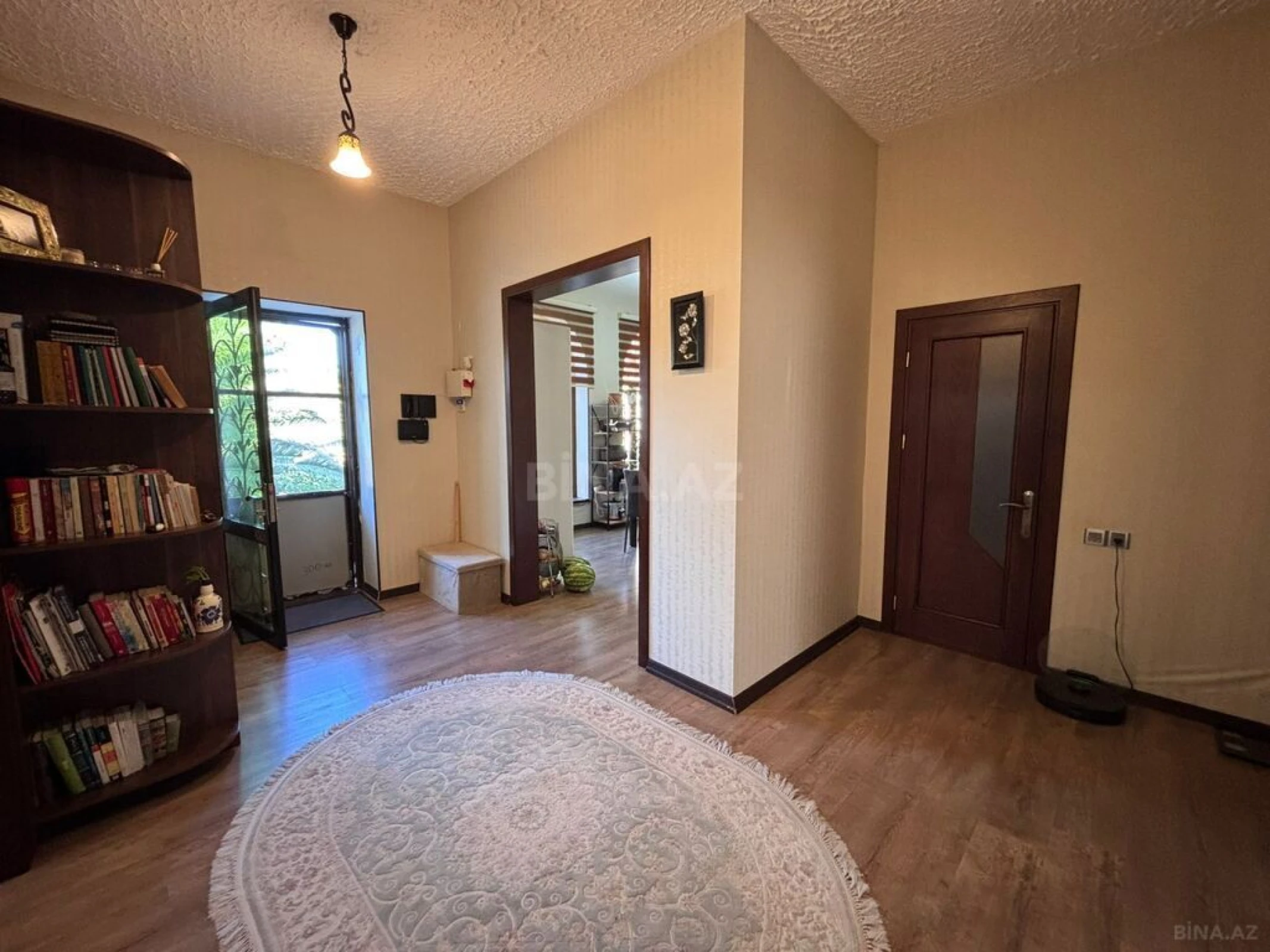 Satılır 5 otaqlı həyət evi 200 m²