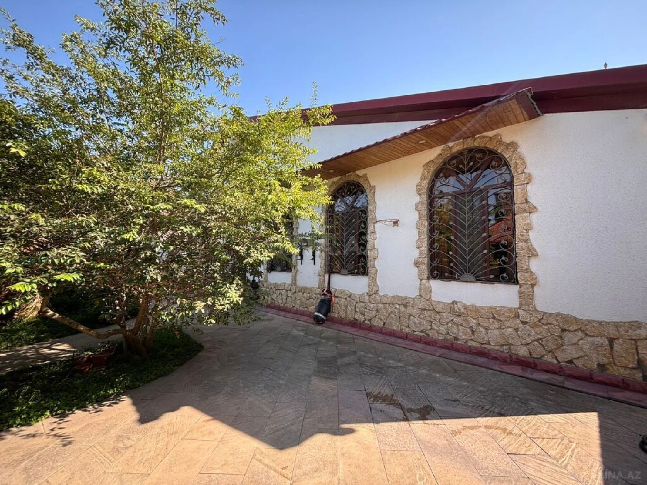 Satılır 5 otaqlı həyət evi 200 m²