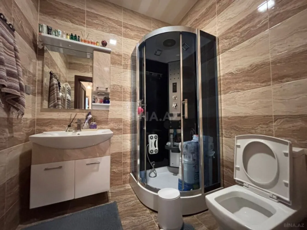 Satılır 5 otaqlı həyət evi 200 m²