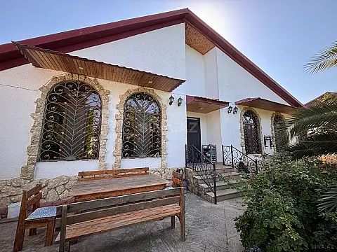 Satılır 5 otaqlı həyət evi 200 m²