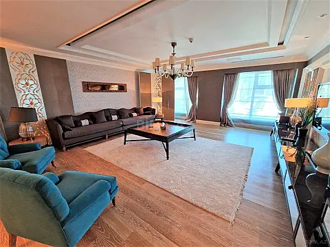 Kirayə verilir 3 otaqlı mənzil 200 m²