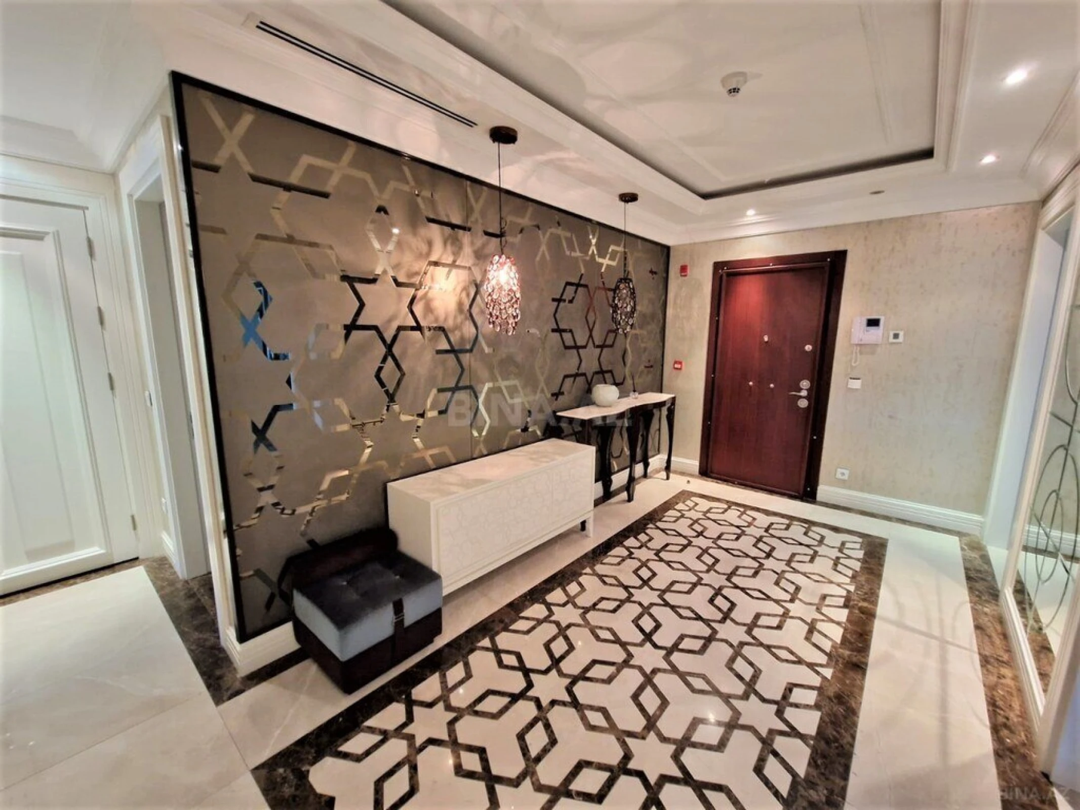 Kirayə verilir 3 otaqlı mənzil 200 m²