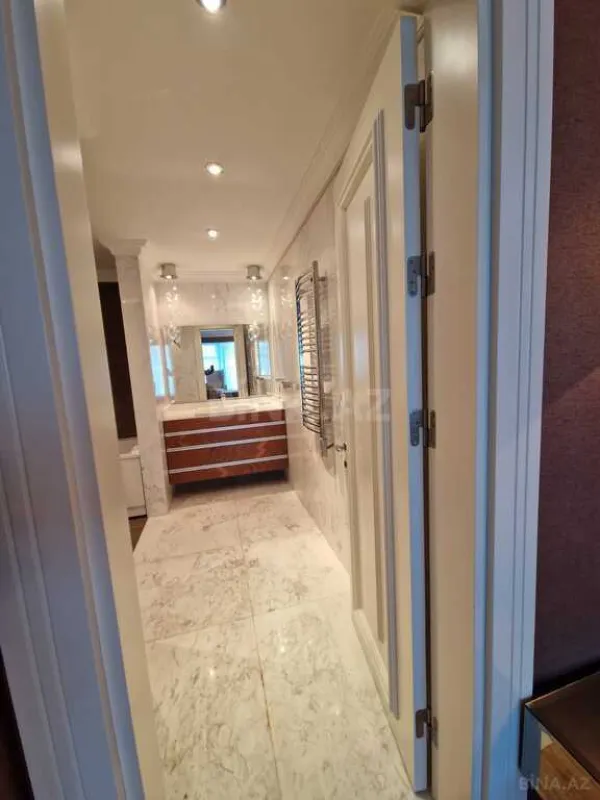 Kirayə verilir 3 otaqlı mənzil 200 m²