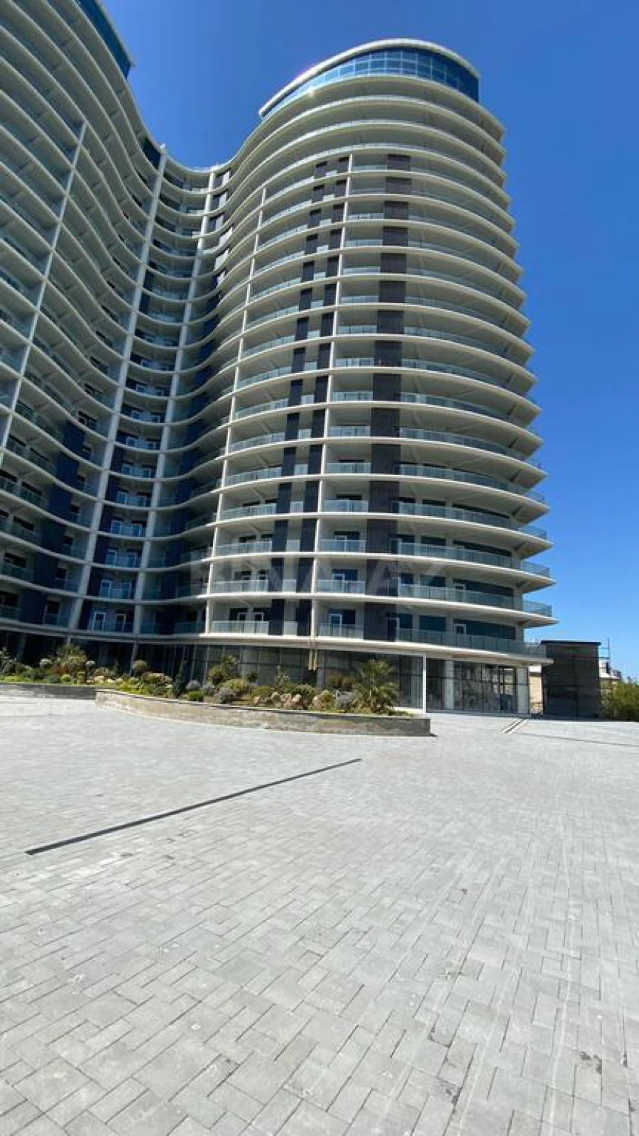 Satılır 4 otaqlı mənzil 239 m²