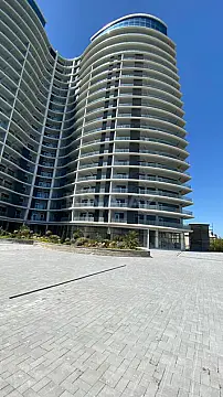 Satılır 4 otaqlı mənzil 239 m²