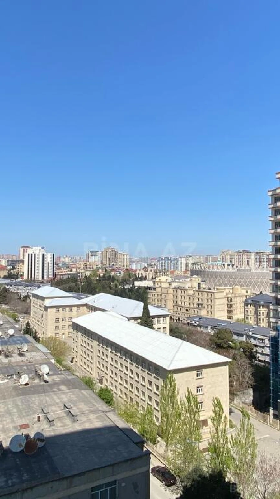 Satılır 4 otaqlı mənzil 239 m²