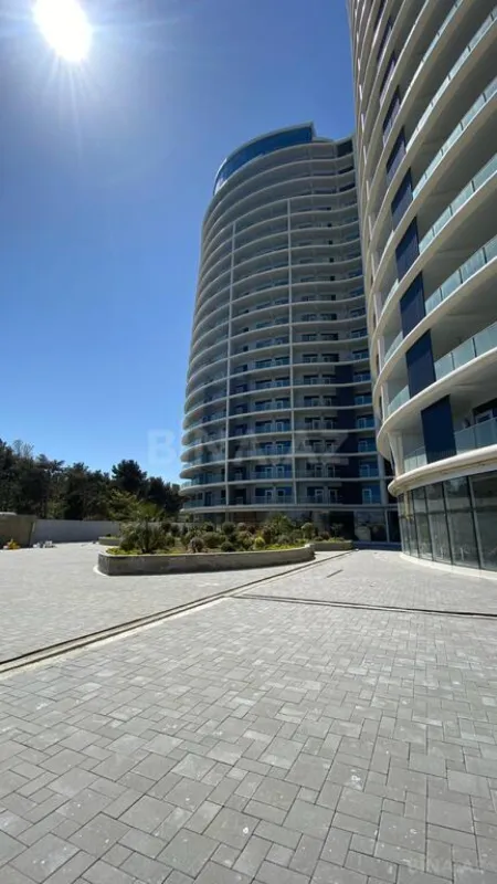 Satılır 4 otaqlı mənzil 239 m²