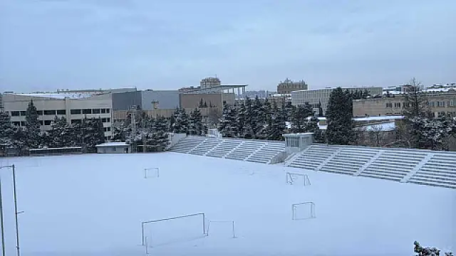 Satılır 4 otaqlı mənzil 178 m²