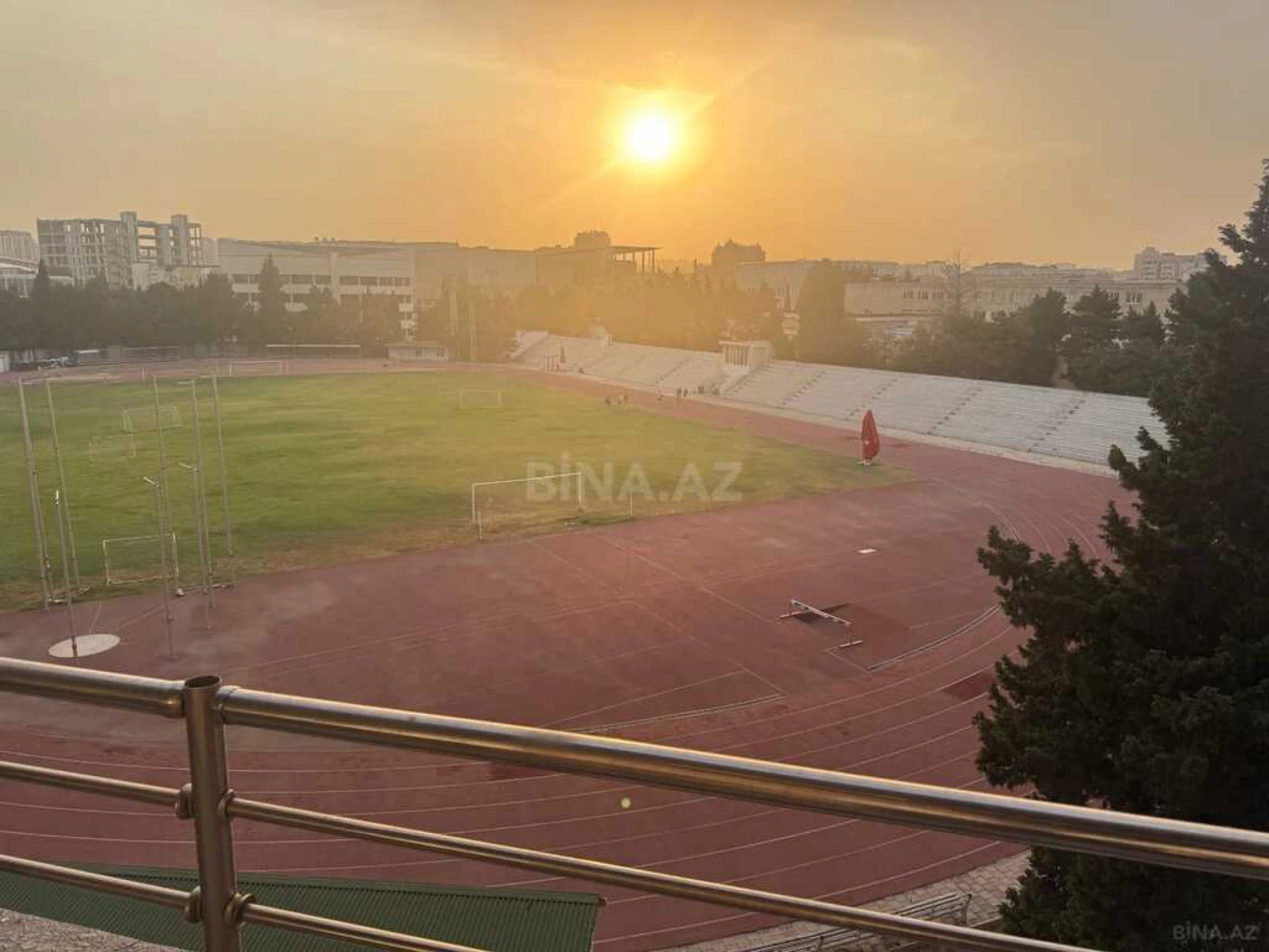 Satılır 4 otaqlı mənzil 178 m²