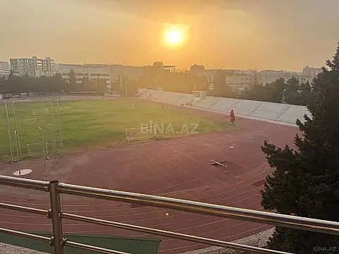 Satılır 4 otaqlı mənzil 178 m²