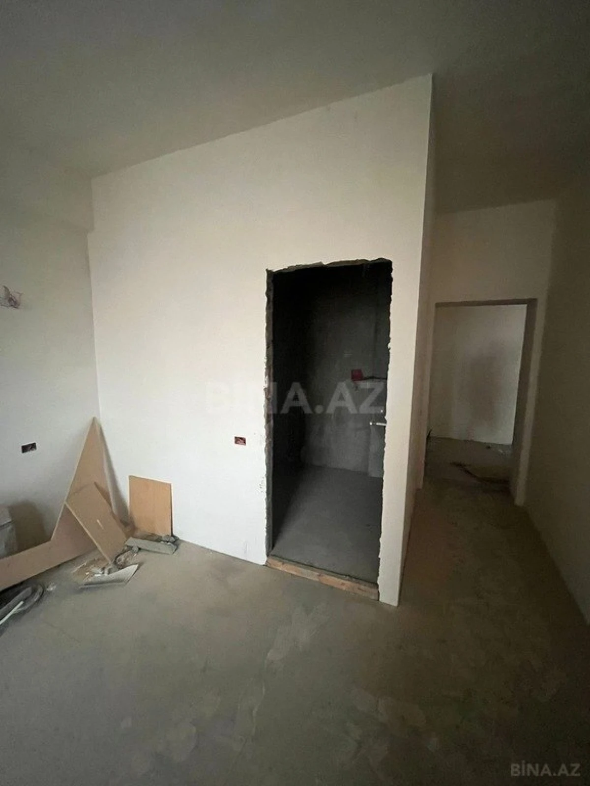 Satılır 4 otaqlı mənzil 160 m²