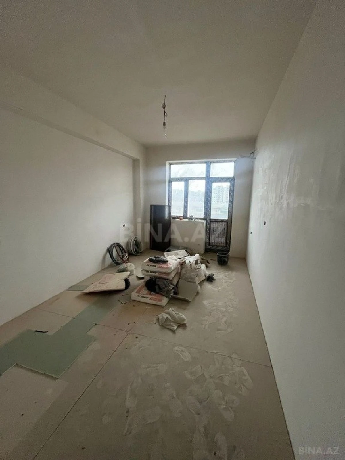 Satılır 4 otaqlı mənzil 160 m²