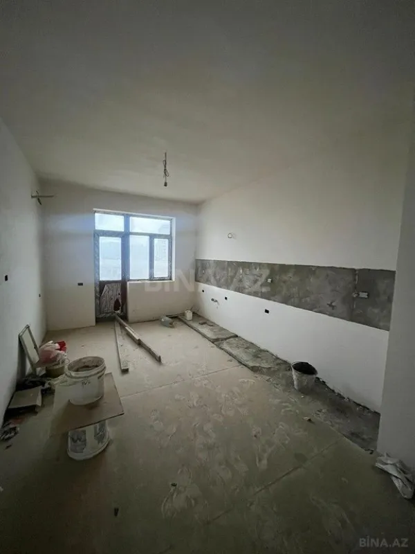 Satılır 4 otaqlı mənzil 160 m²