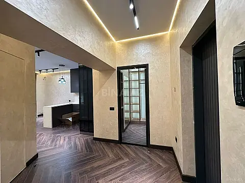 Satılır 2 otaqlı mənzil 69 m²