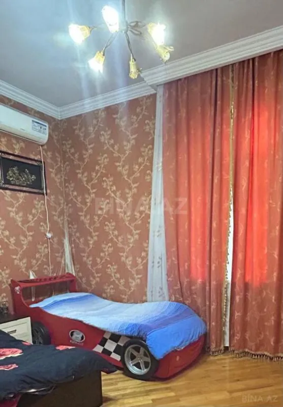 Satılır 12 otaqlı həyət evi 829 m²