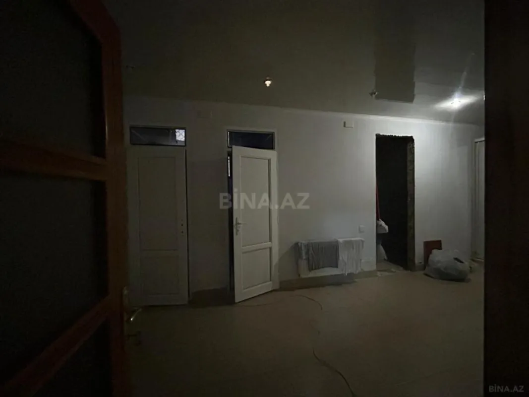 Satılır 12 otaqlı həyət evi 829 m²