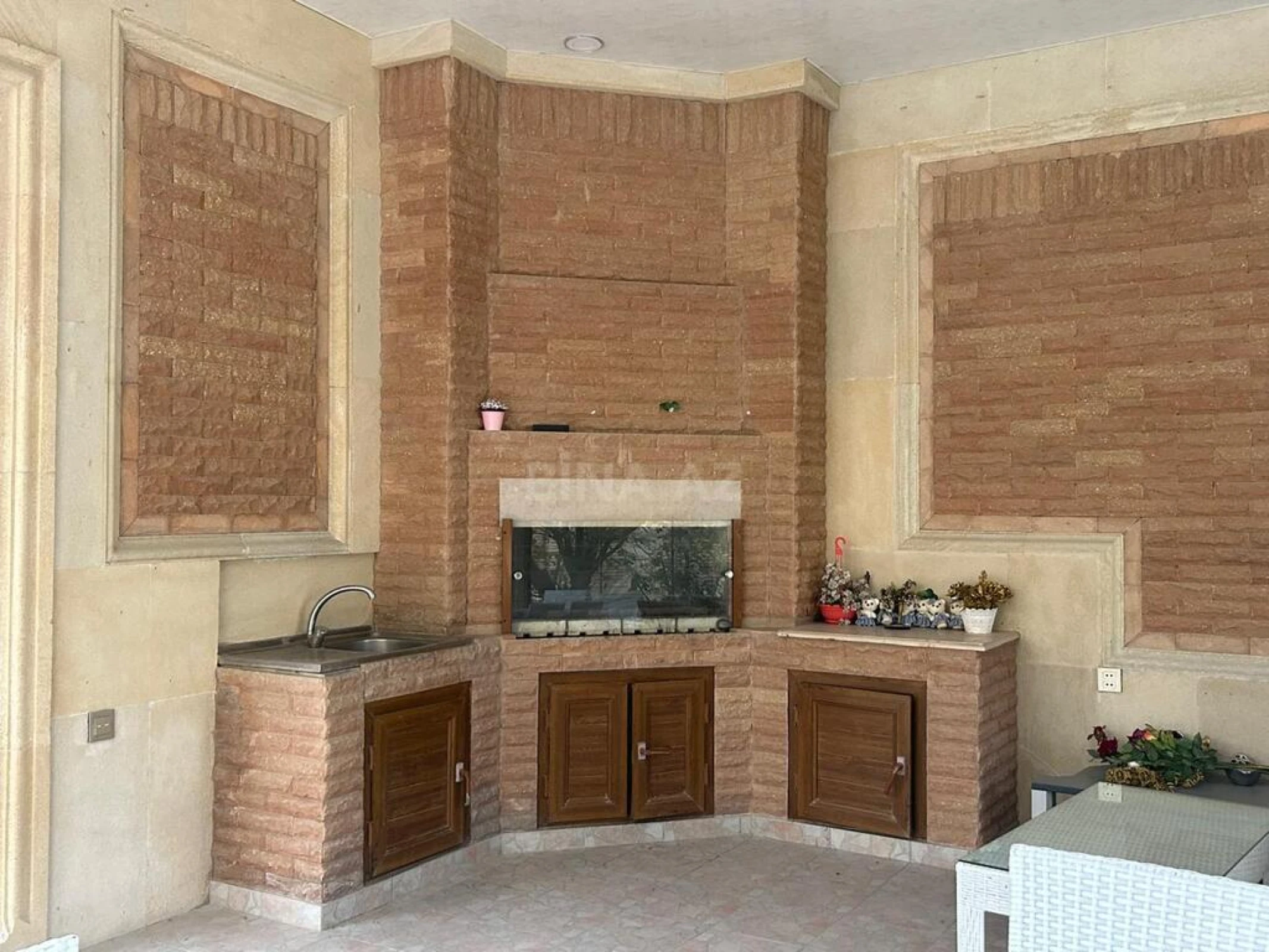 Satılır 12 otaqlı həyət evi 829 m²