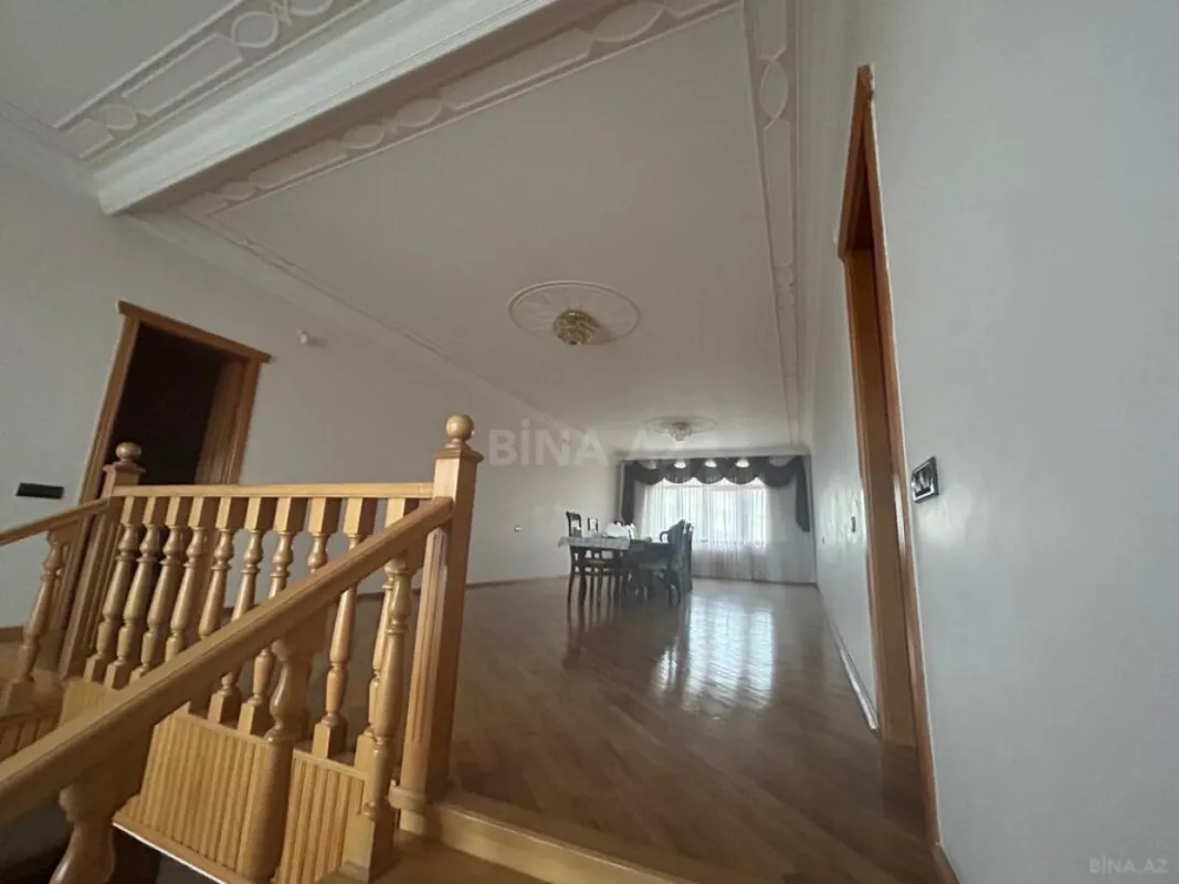 Satılır 12 otaqlı həyət evi 829 m²
