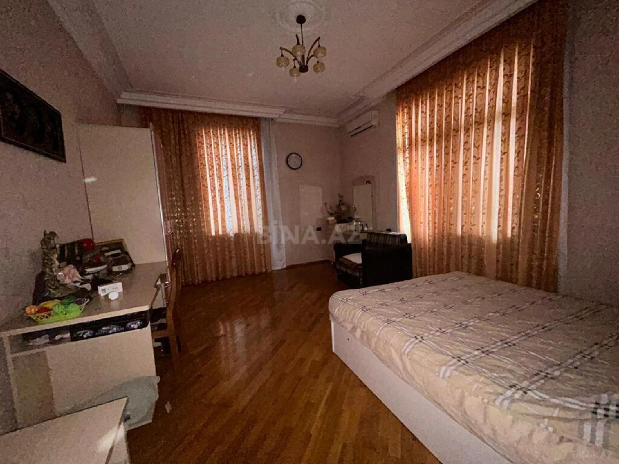 Satılır 12 otaqlı həyət evi 829 m²
