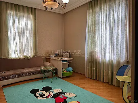 Satılır 12 otaqlı həyət evi 829 m²