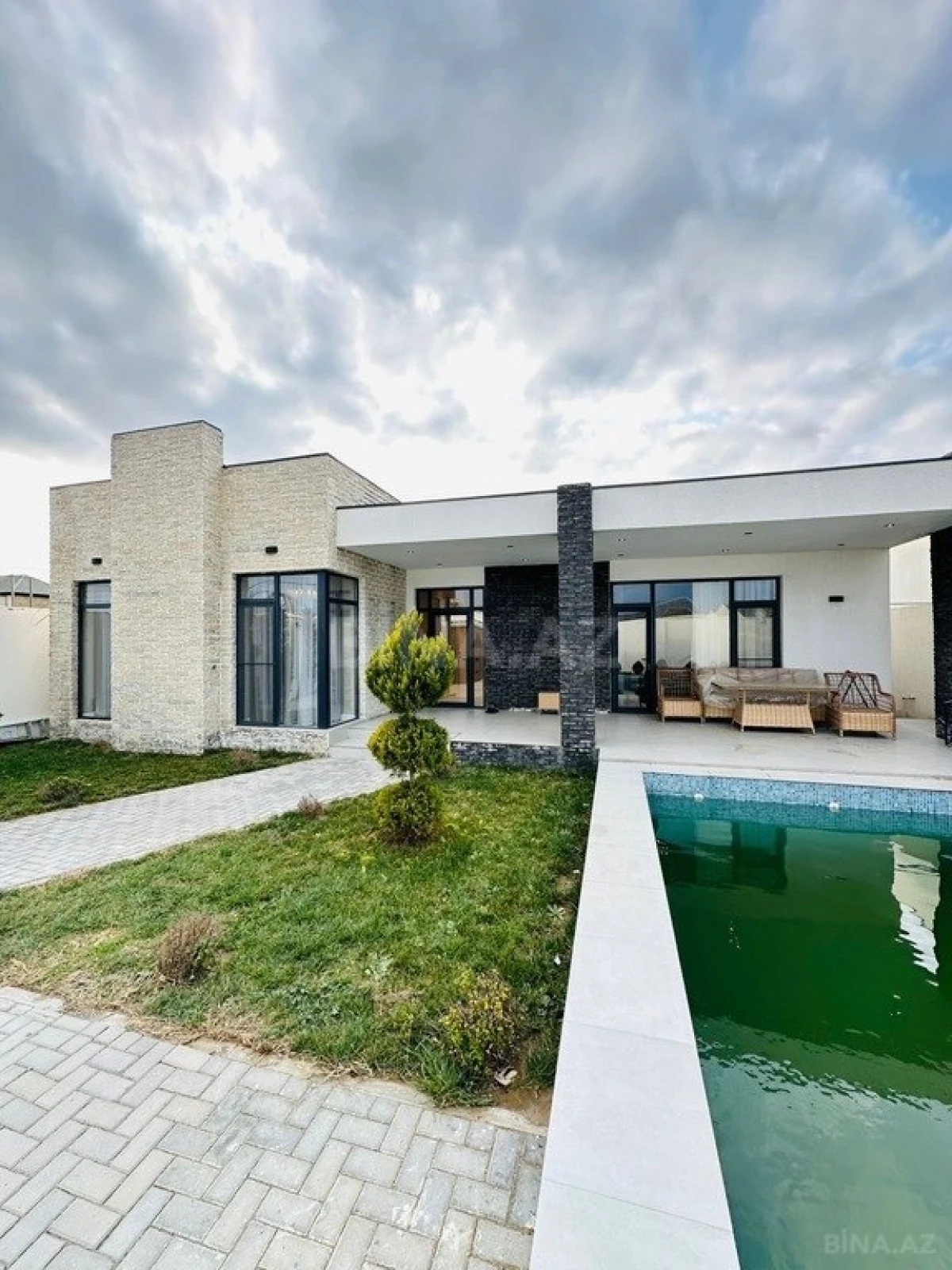 Kirayə verilir 4 otaqlı həyət evi 250 m²