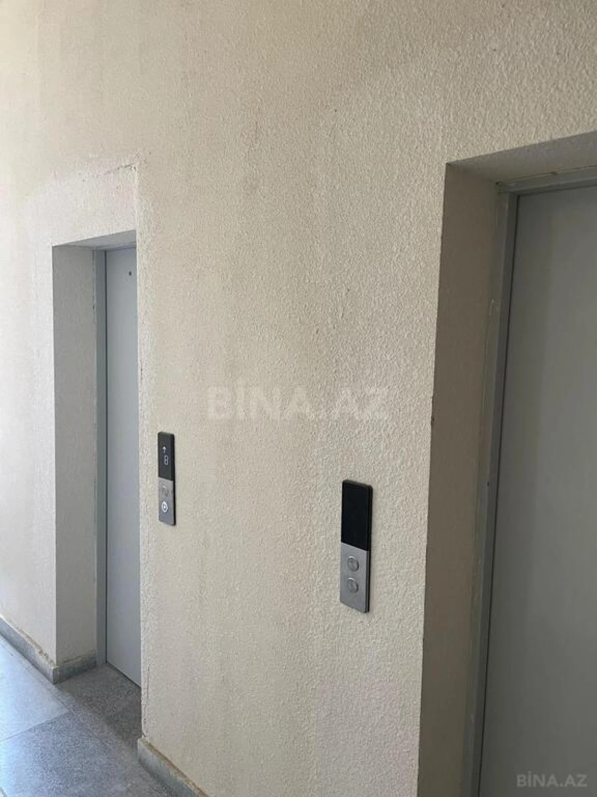 Satılır 3 otaqlı mənzil 155 m²