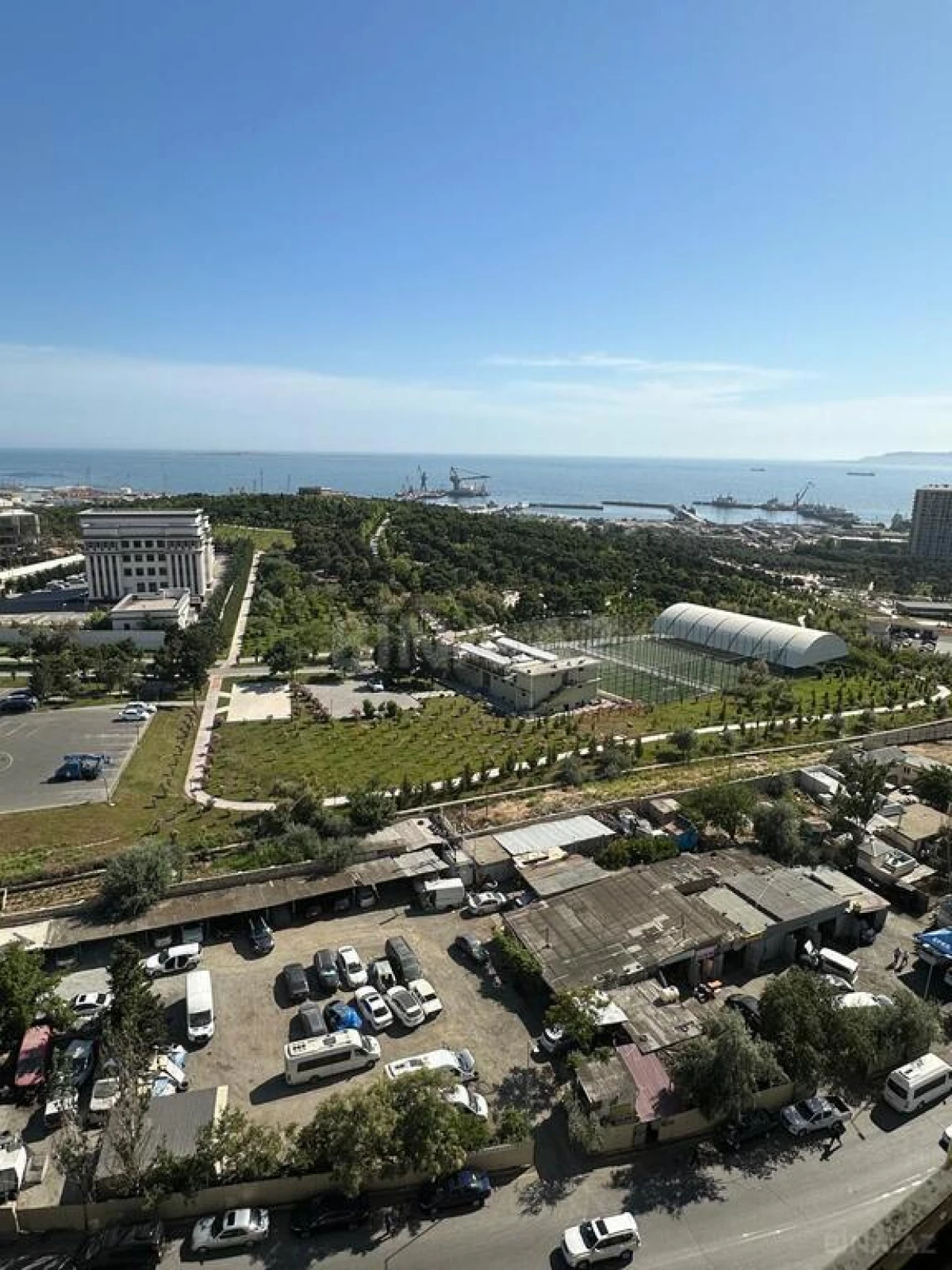 Satılır 3 otaqlı mənzil 155 m²