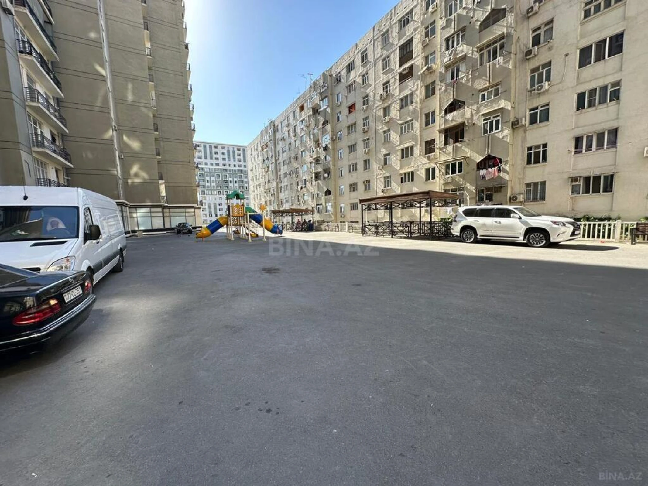 Satılır 3 otaqlı mənzil 155 m²