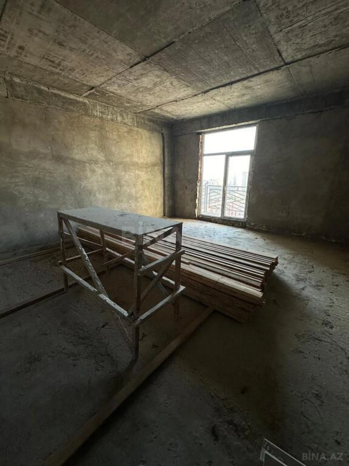 Satılır 3 otaqlı mənzil 155 m²