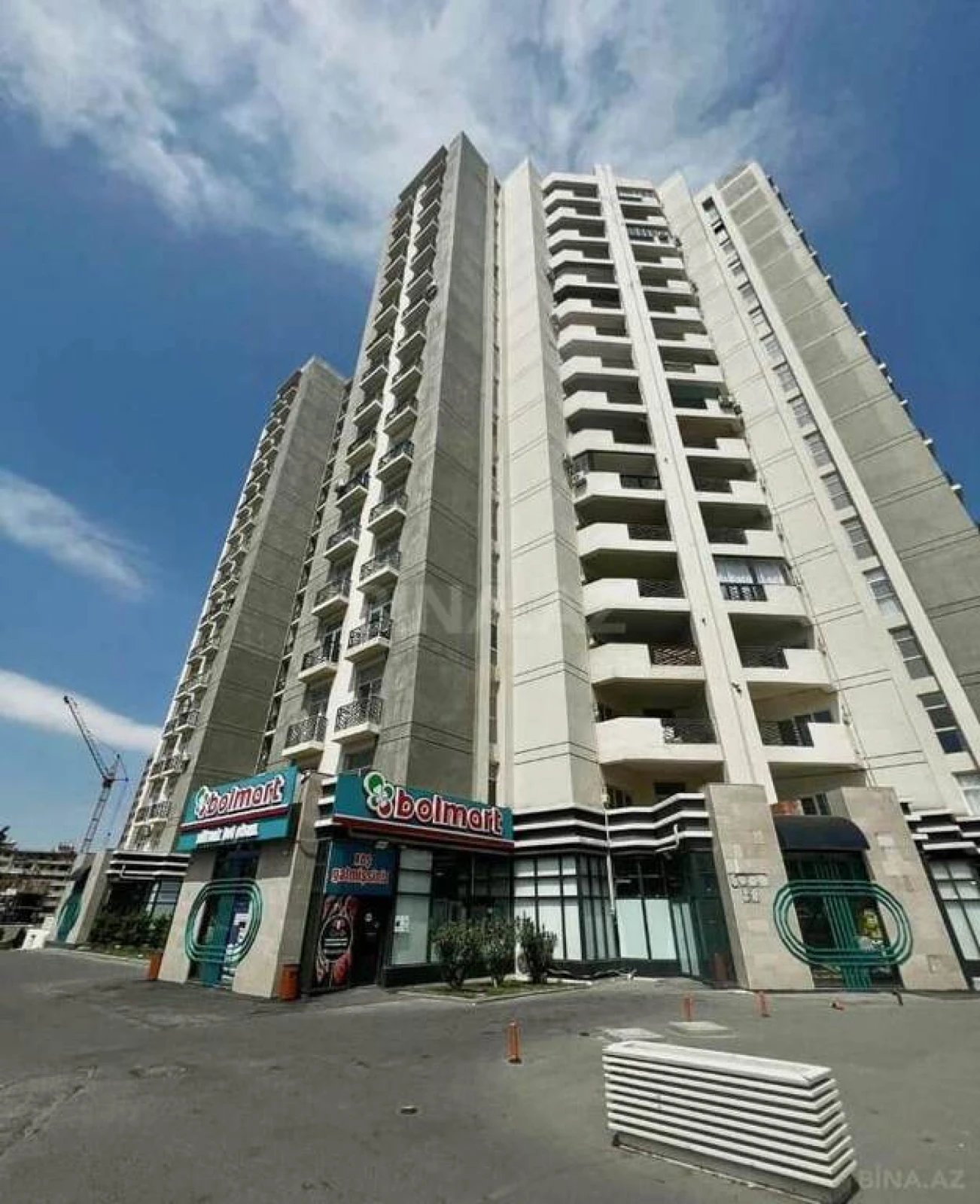 Satılır 3 otaqlı mənzil 155 m²