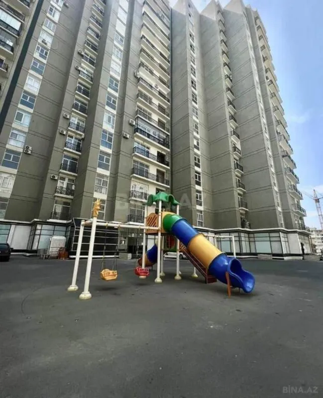 Satılır 3 otaqlı mənzil 155 m²