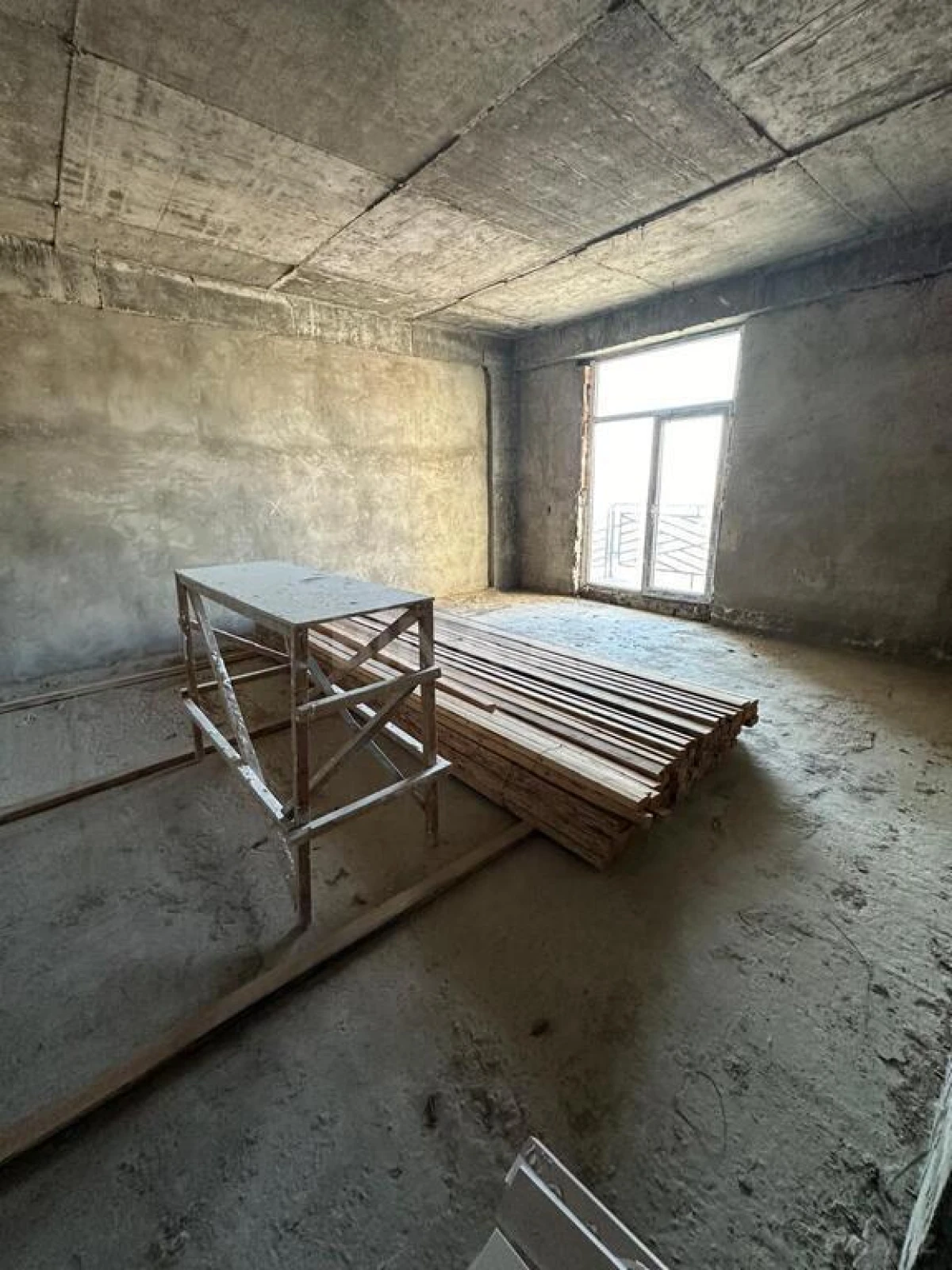 Satılır 3 otaqlı mənzil 155 m²