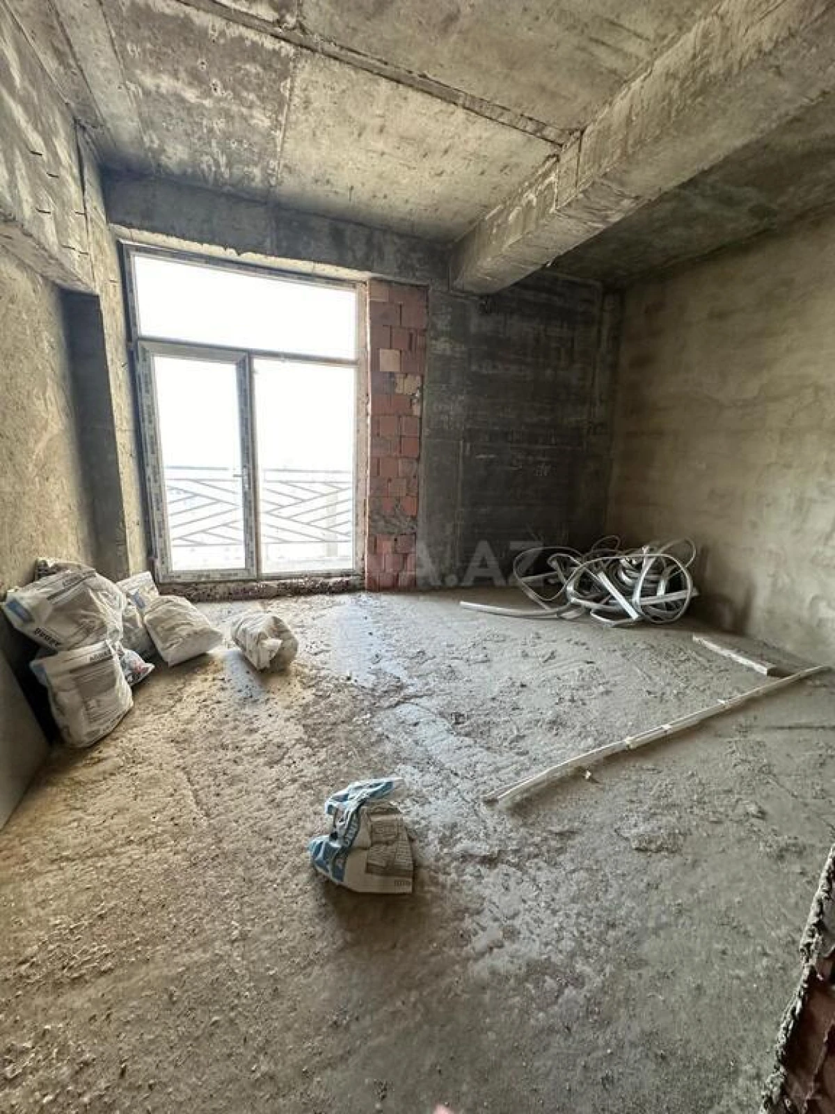 Satılır 3 otaqlı mənzil 155 m²