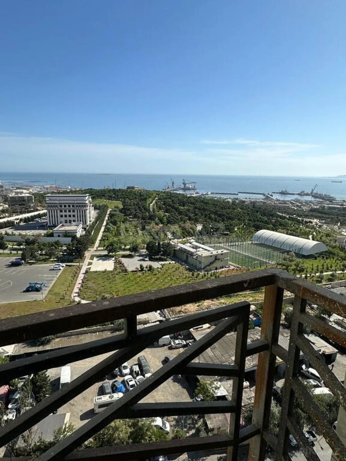 Satılır 3 otaqlı mənzil 155 m²