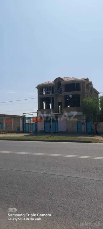 Satılır obyekt 400 m²