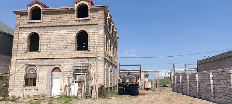 Satılır obyekt 400 m²