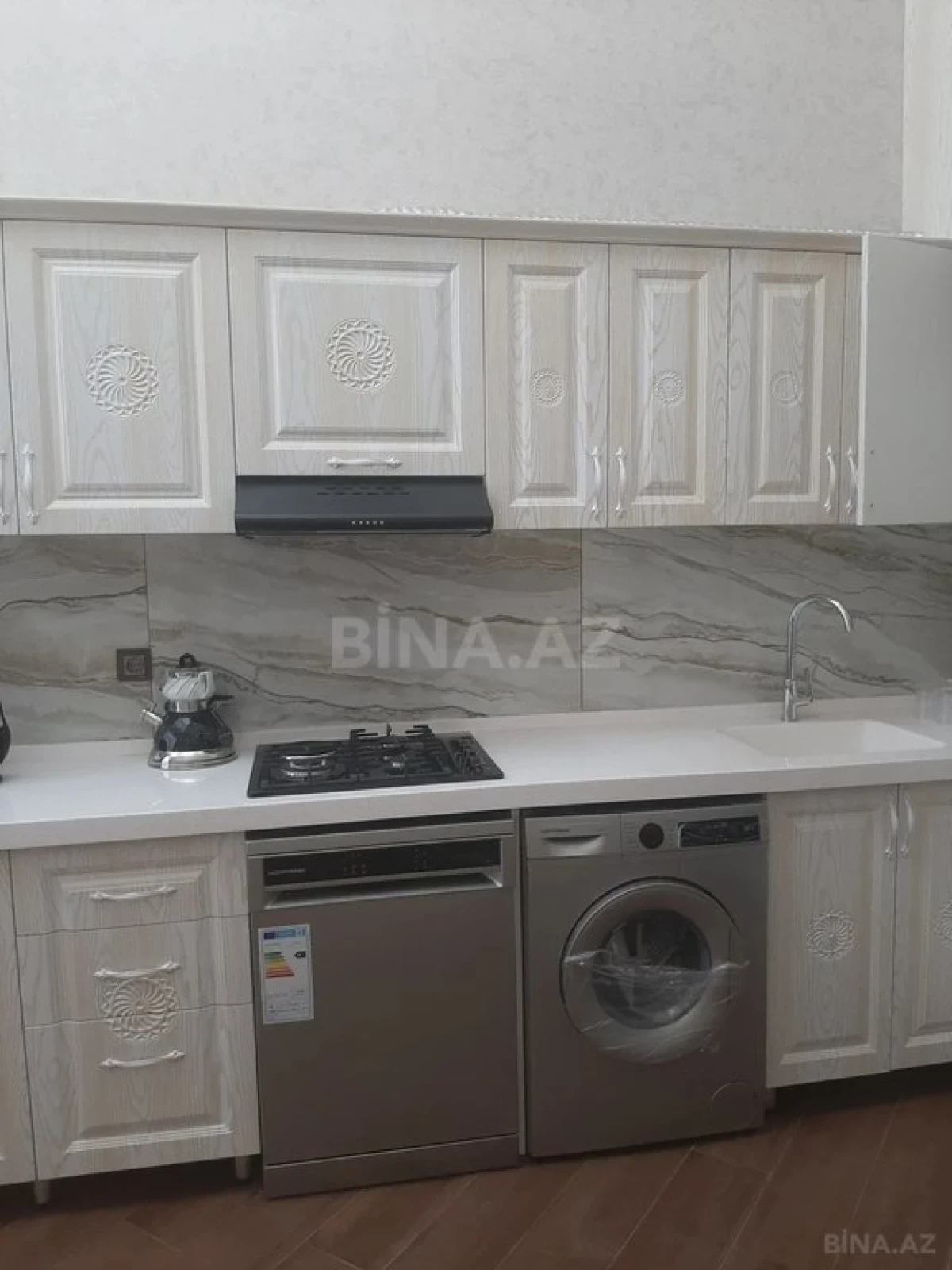 Kirayə verilir 3 otaqlı mənzil 115 m²