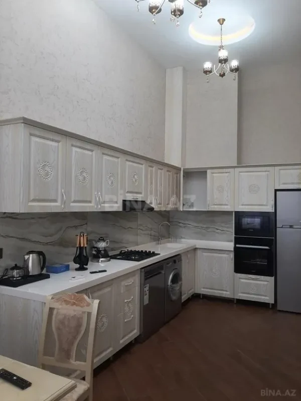 Kirayə verilir 3 otaqlı mənzil 115 m²