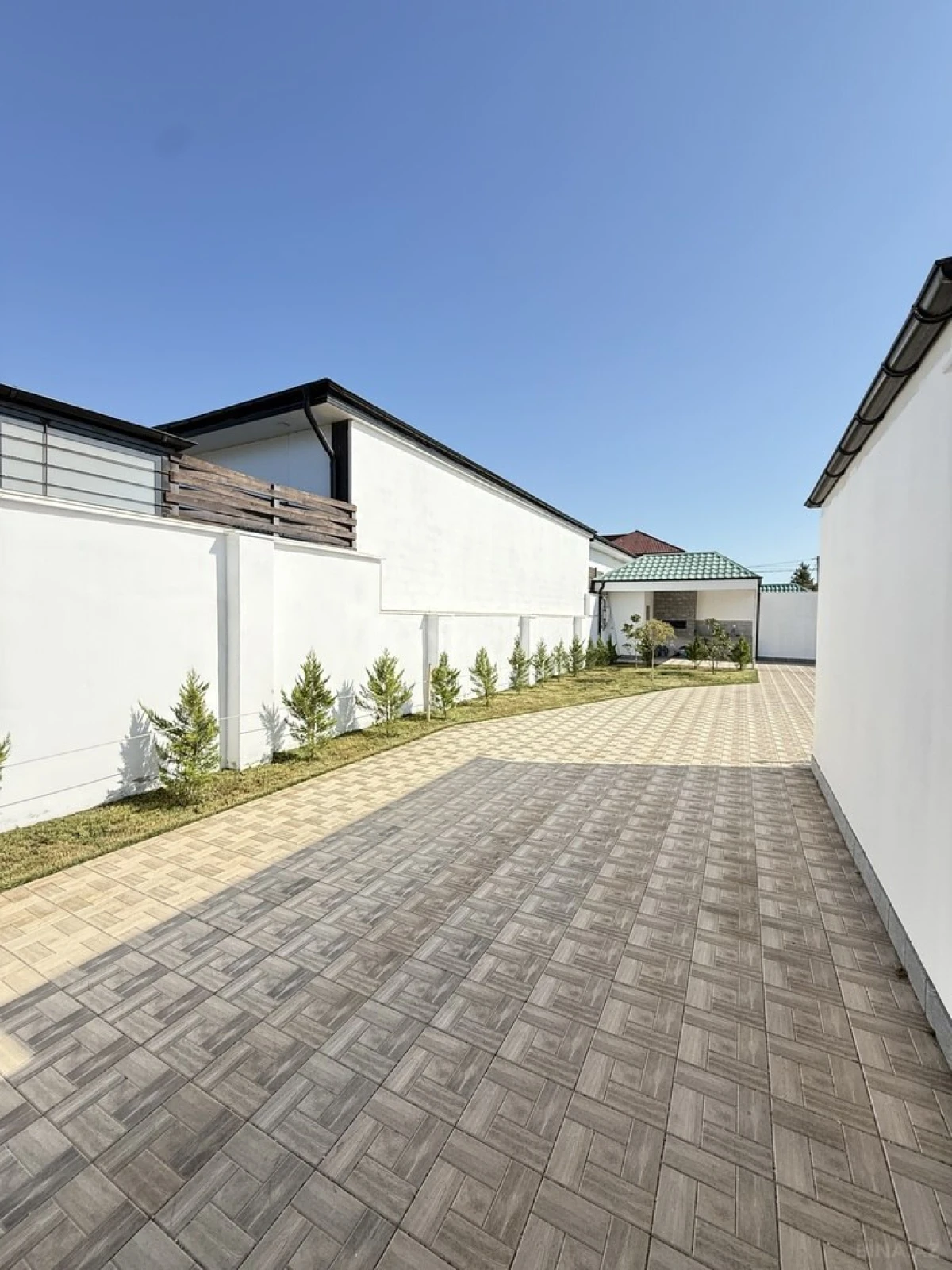 Satılır 4 otaqlı həyət evi 160 m²