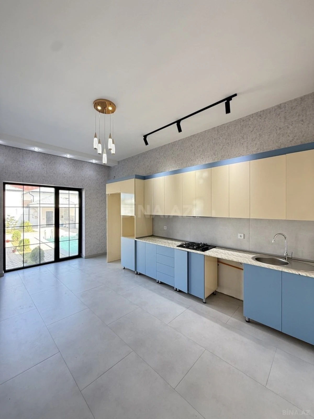 Satılır 4 otaqlı həyət evi 160 m²