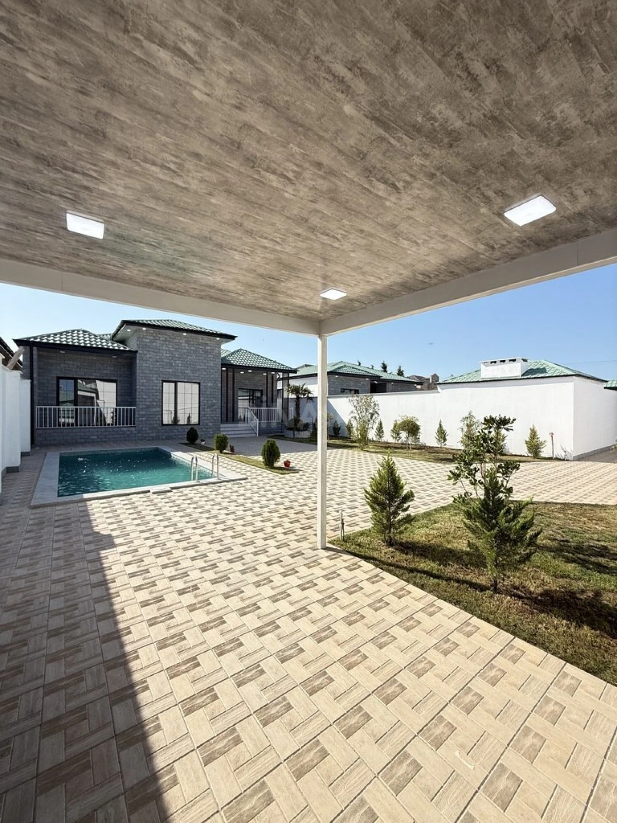 Satılır 4 otaqlı həyət evi 160 m²