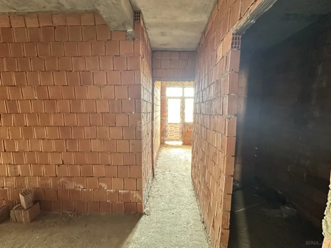 Satılır 2 otaqlı mənzil 68 m²