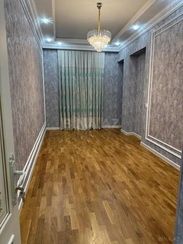 Satılır 3 otaqlı mənzil 130 m²