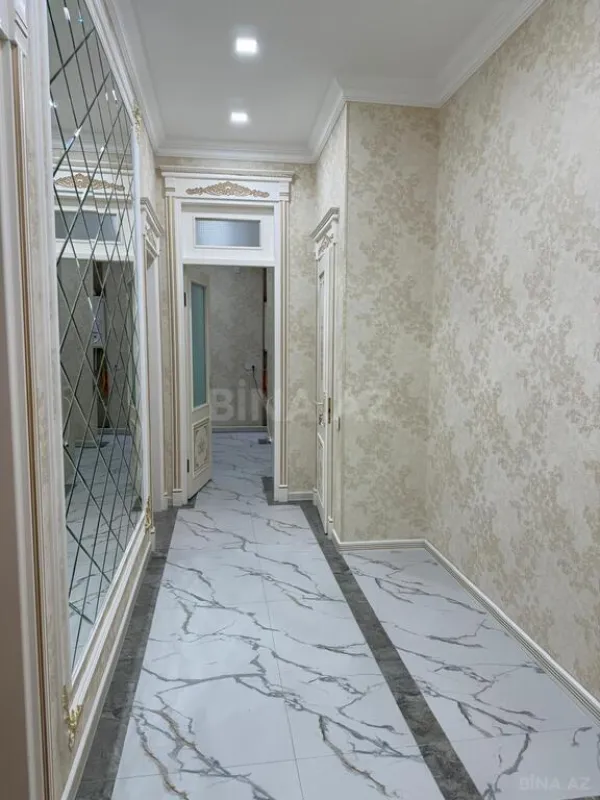 Satılır 3 otaqlı mənzil 130 m²