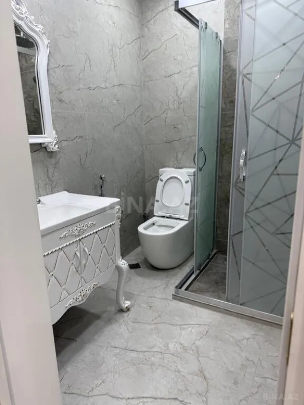 Satılır 3 otaqlı mənzil 130 m²