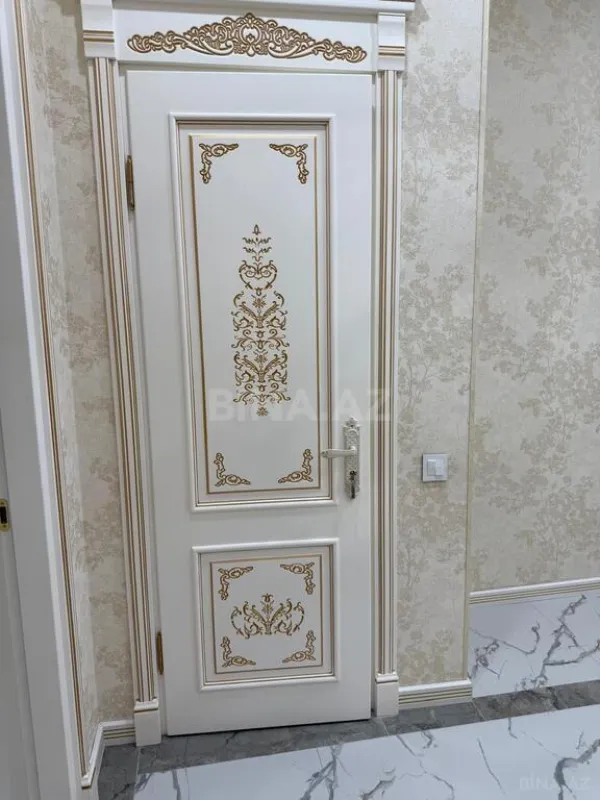 Satılır 3 otaqlı mənzil 130 m²
