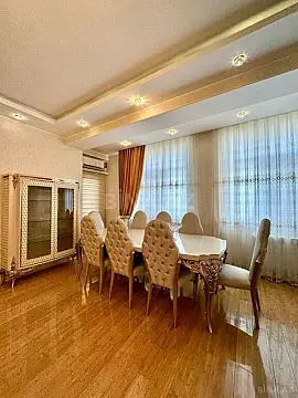 Satılır 4 otaqlı mənzil 160 m²